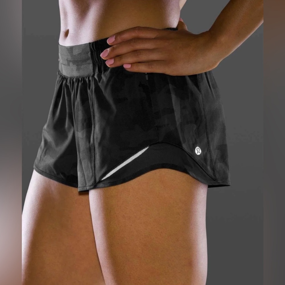 Lululemon Hotty Hot Short 2.5"- Heritage 365 Camo Deep Coal Multi/Black